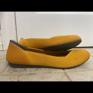 Rothys round toe size 7 yellow flats